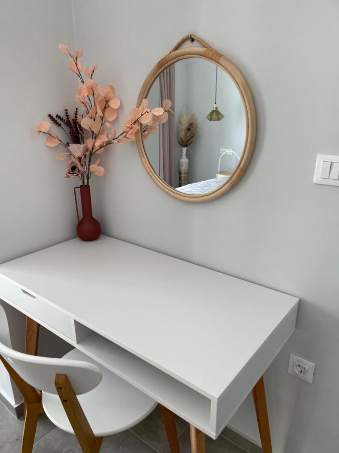 Apartment Vixen 2 *